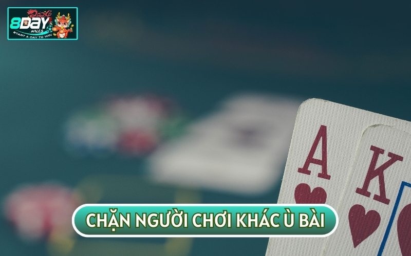 MẸO HẠ PHỎM còn giúp người chơi chặn đối thủ chuẩn bị ù bài